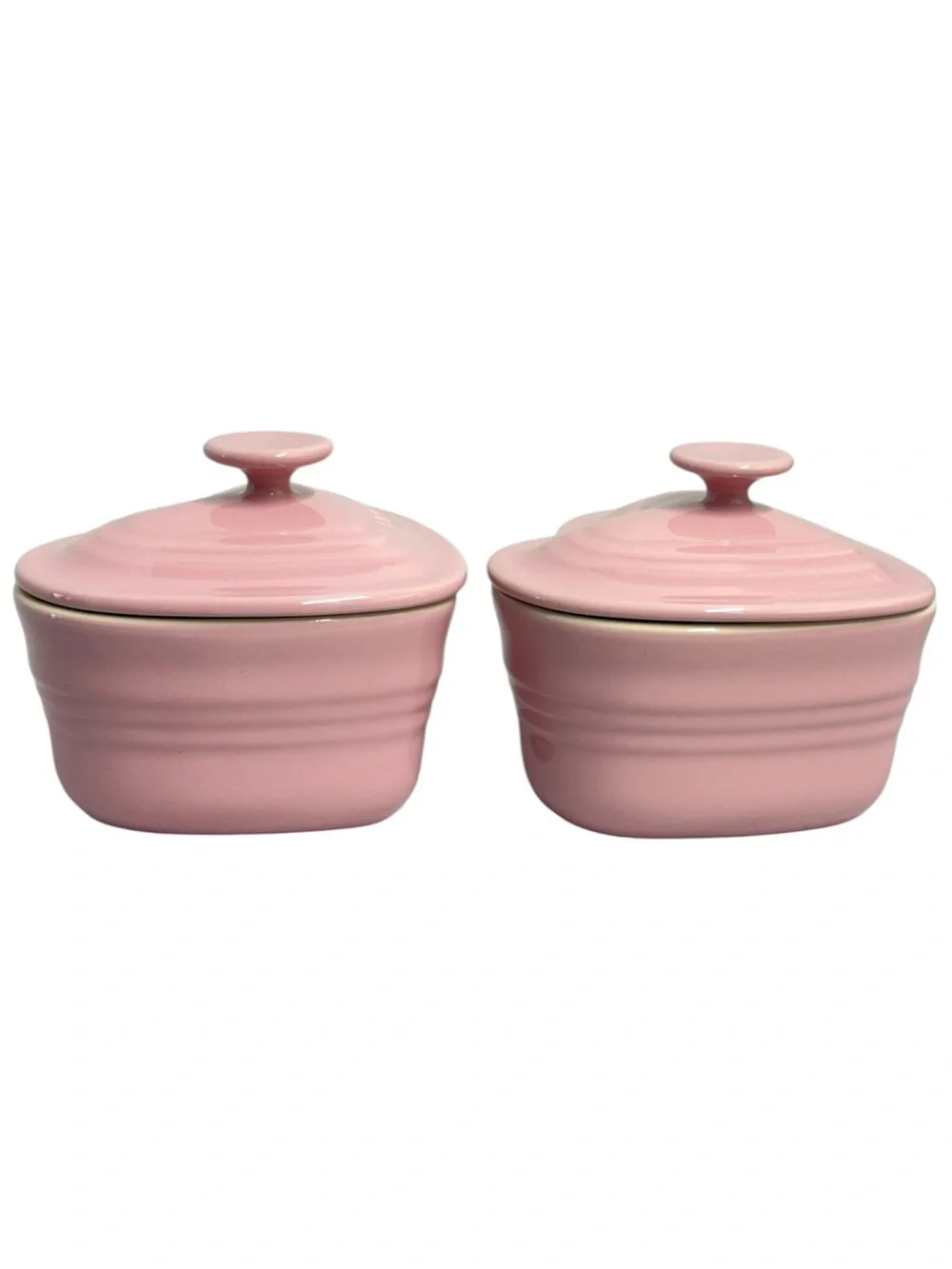 Le Creuset Pink Heart Stoneware Ramekins with Lids - Set of 2